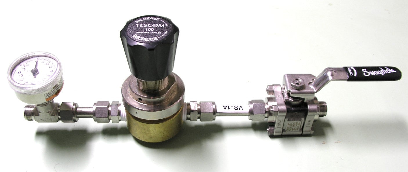 Tescom Pressure Regulator 44-3212H283-003 w/ Swagelok Valve